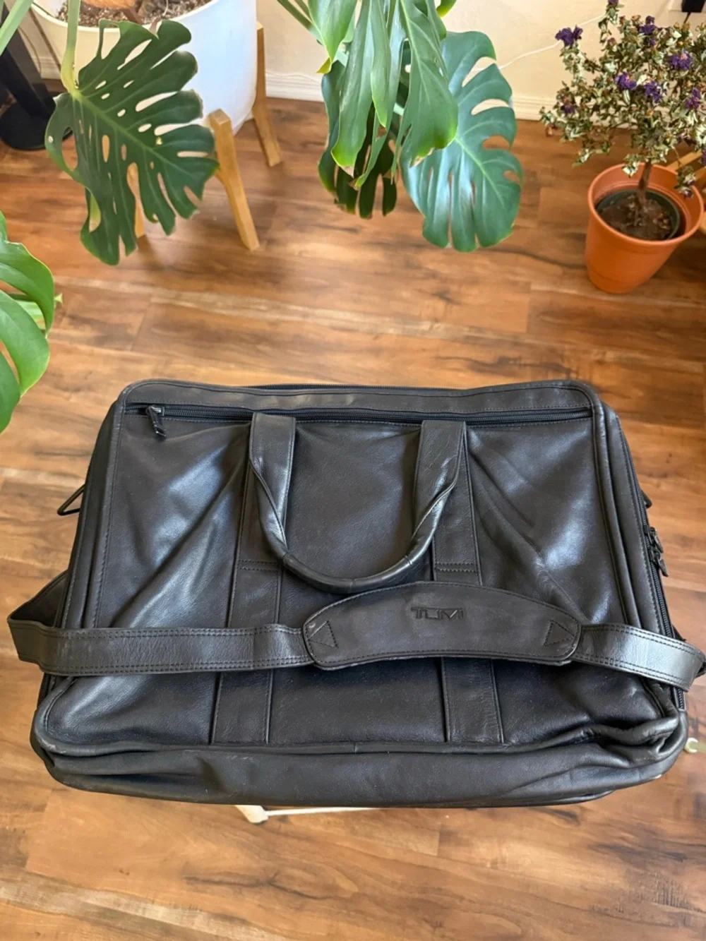 Tumi Large Black Leather Briefcase Travel Bag - Classic Men’s Work Bag